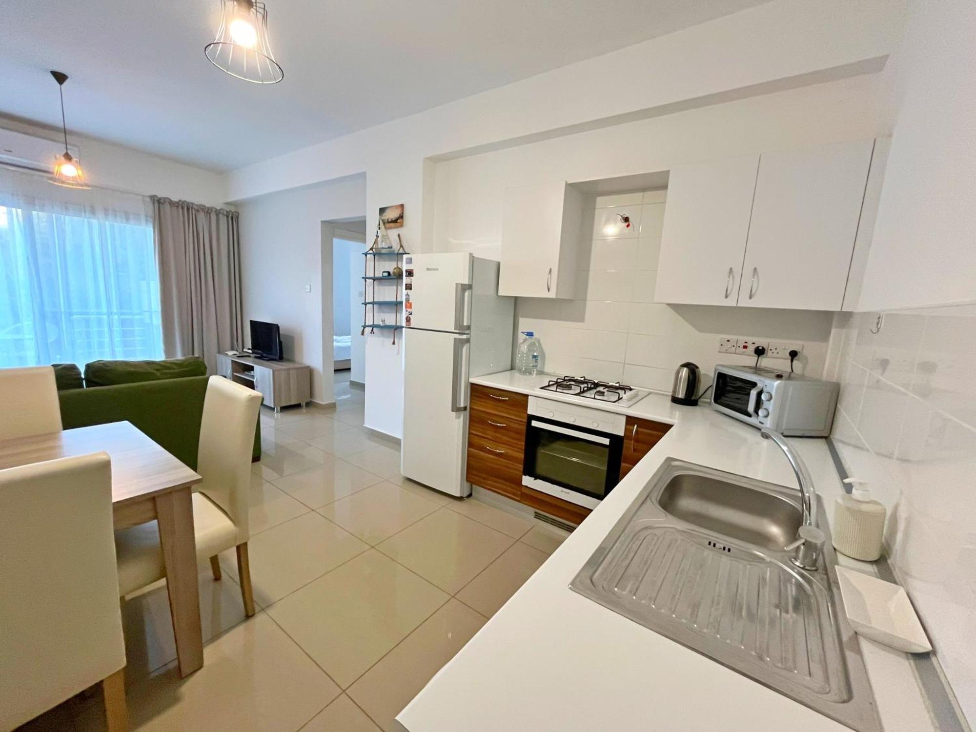 Quitet Two Bedroom Apartment With Private Garden Lukomorye D2 Karavas  ภายนอก รูปภาพ
